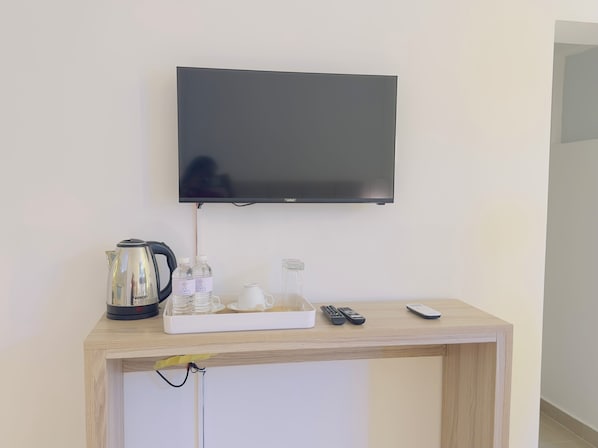 Executive Double Room, Courtyard View | In-room safe, blackout drapes, free WiFi