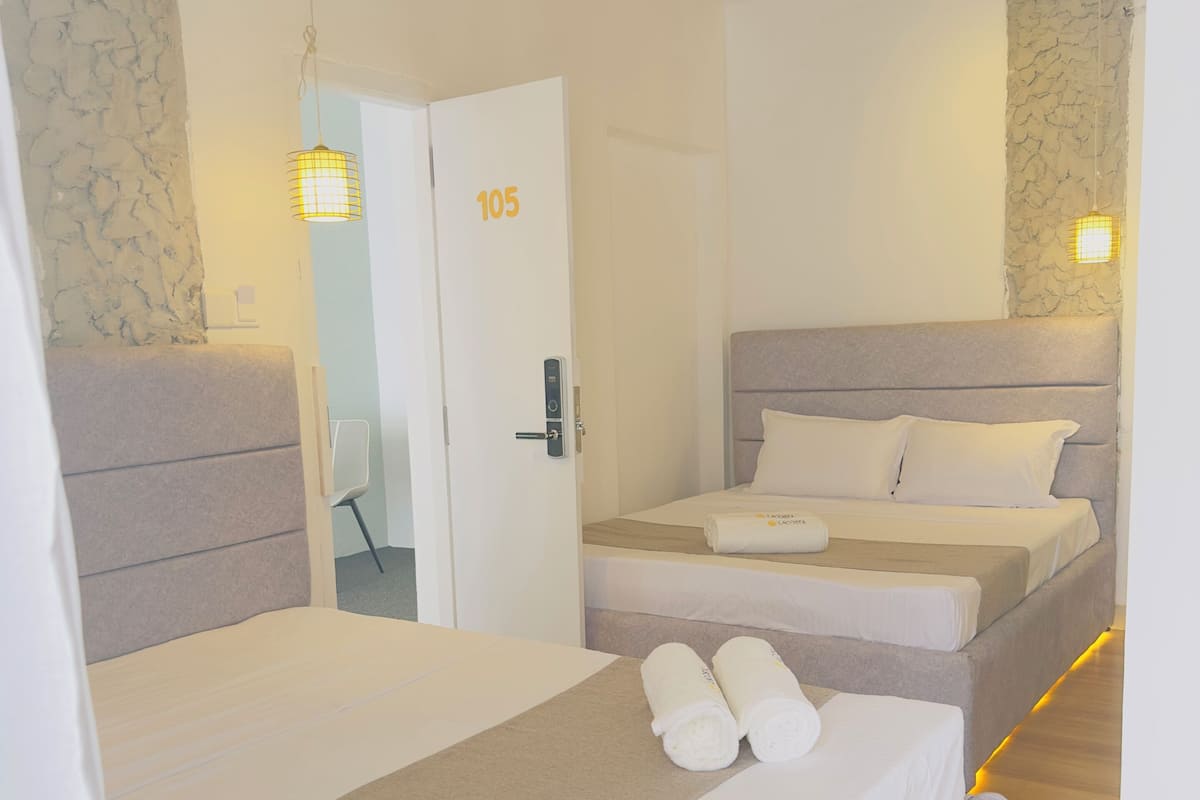 Quadruple Room | In-room safe, blackout drapes, free WiFi