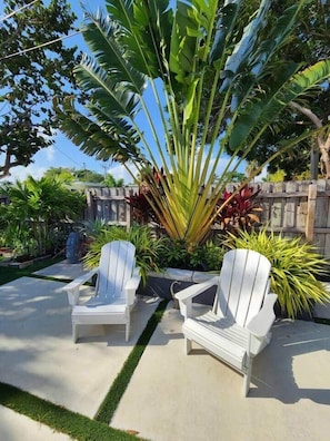 Terrace/patio - Pirates Paradise Heated Saltwater Pool (Fort Lauderdale)