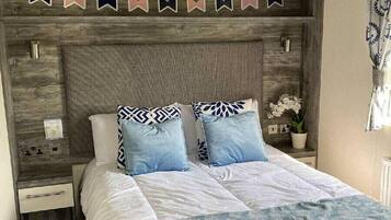 2 bedrooms, individually decorated, individually furnished, free WiFi