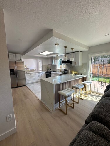 Spacious 4-bedroom house in wonderful San Diego with AC. Near Imperial beach.