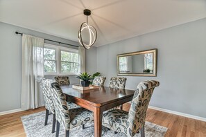 Dining - Red Door Getaway, Comfortable & Modern, 15 Min to Asheville/5 Min to Weaverville (Weaverville)