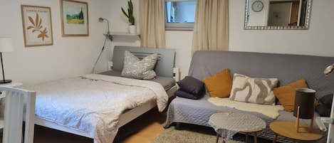 1 bedroom, iron/ironing board, WiFi, bed sheets