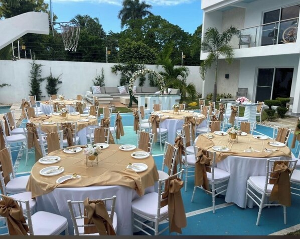 Outdoor dining - Spacious 12-bedroom villa POP airport pick up (Sosúa)