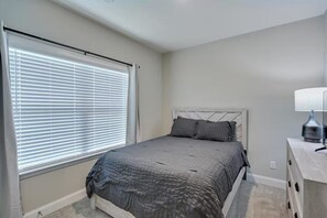 4 bedrooms, iron/ironing board, free WiFi, bed sheets