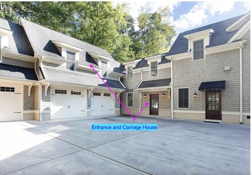 Refined Carriage Apartment in Historic Hope Valley