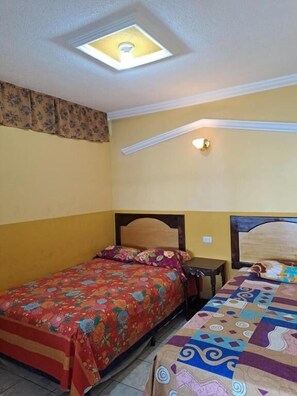 Free WiFi, bed sheets - Hotel Peneleu (San Pedro La Laguna)
