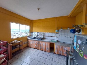 ثلّاجة متوفرة في المنطقة المشتركة