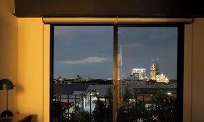 Thành phố nhìn từ nơi lưu trú