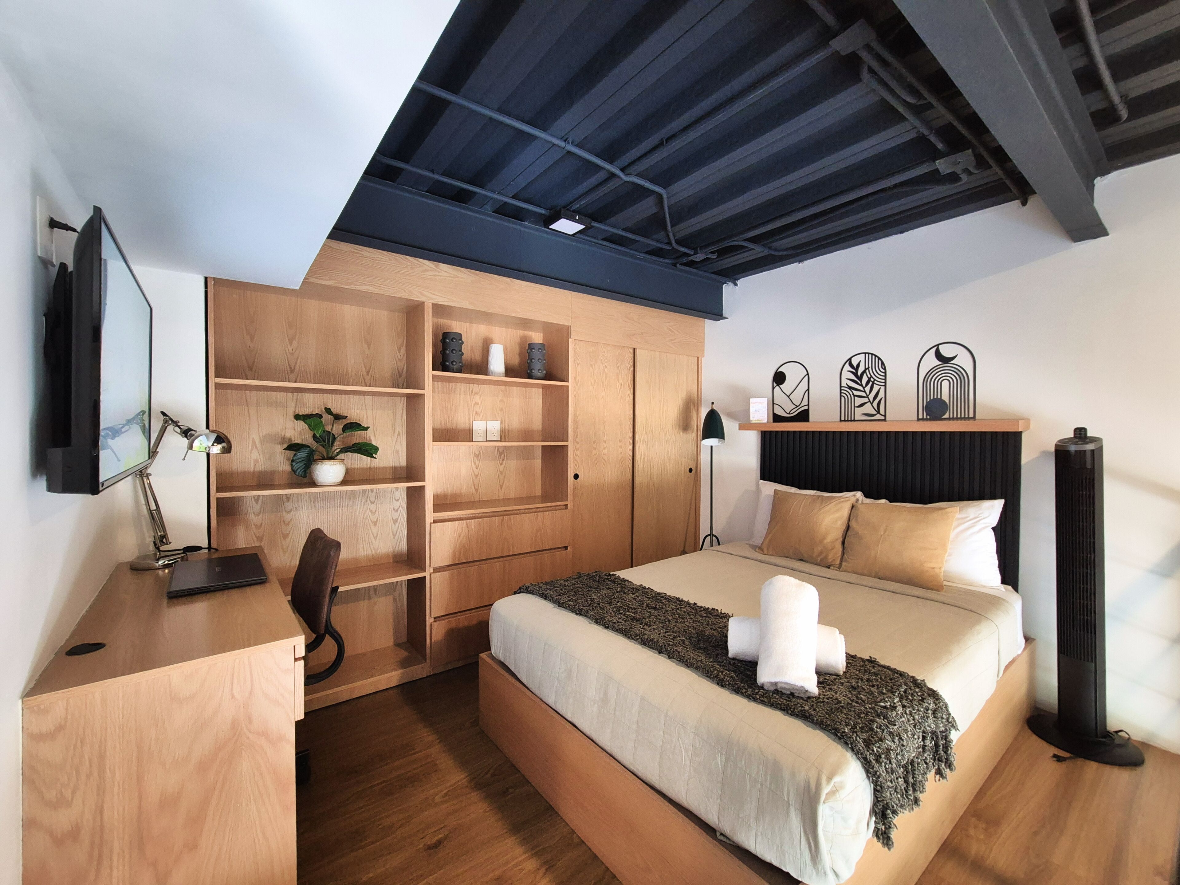 Deluxe-paritalo | Työpöytä, pimennysverhot, silitysrauta/-lauta, ilmainen Wi-Fi