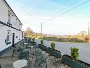Outdoor dining - 5 Belper Lane End (Belper)