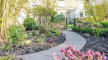 Cottage | Property grounds