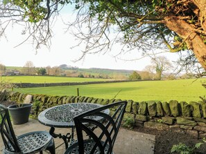 Outdoor dining - 5 Belper Lane End (Belper)
