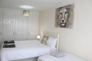 3 dormitoris, Internet i roba de llit