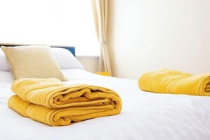 3 habitaciones, acceso a internet y ropa de cama