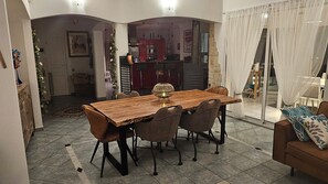 Dining - Villa PRESTIGE " LA BONA VIDA ",  3 bedrooms and 1 studio 2 persons (Trèbes)