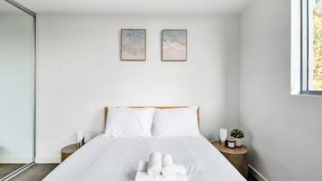 2 bedrooms, desk, free WiFi, bed sheets