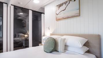 3 bedrooms, desk, free WiFi, bed sheets