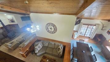 Smart TV, books, stereo