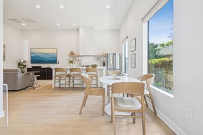 Luxury Apartment | Living area | Smart TV