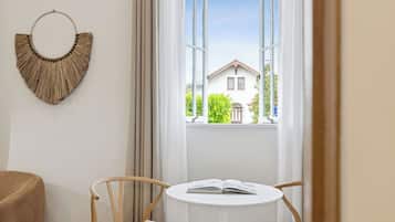 Superior studio | Woonruimte | Een smart-tv