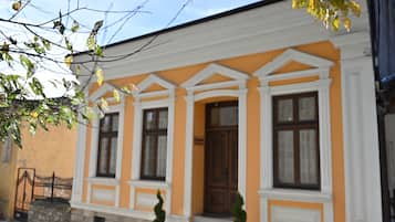 واجهة المنشأة