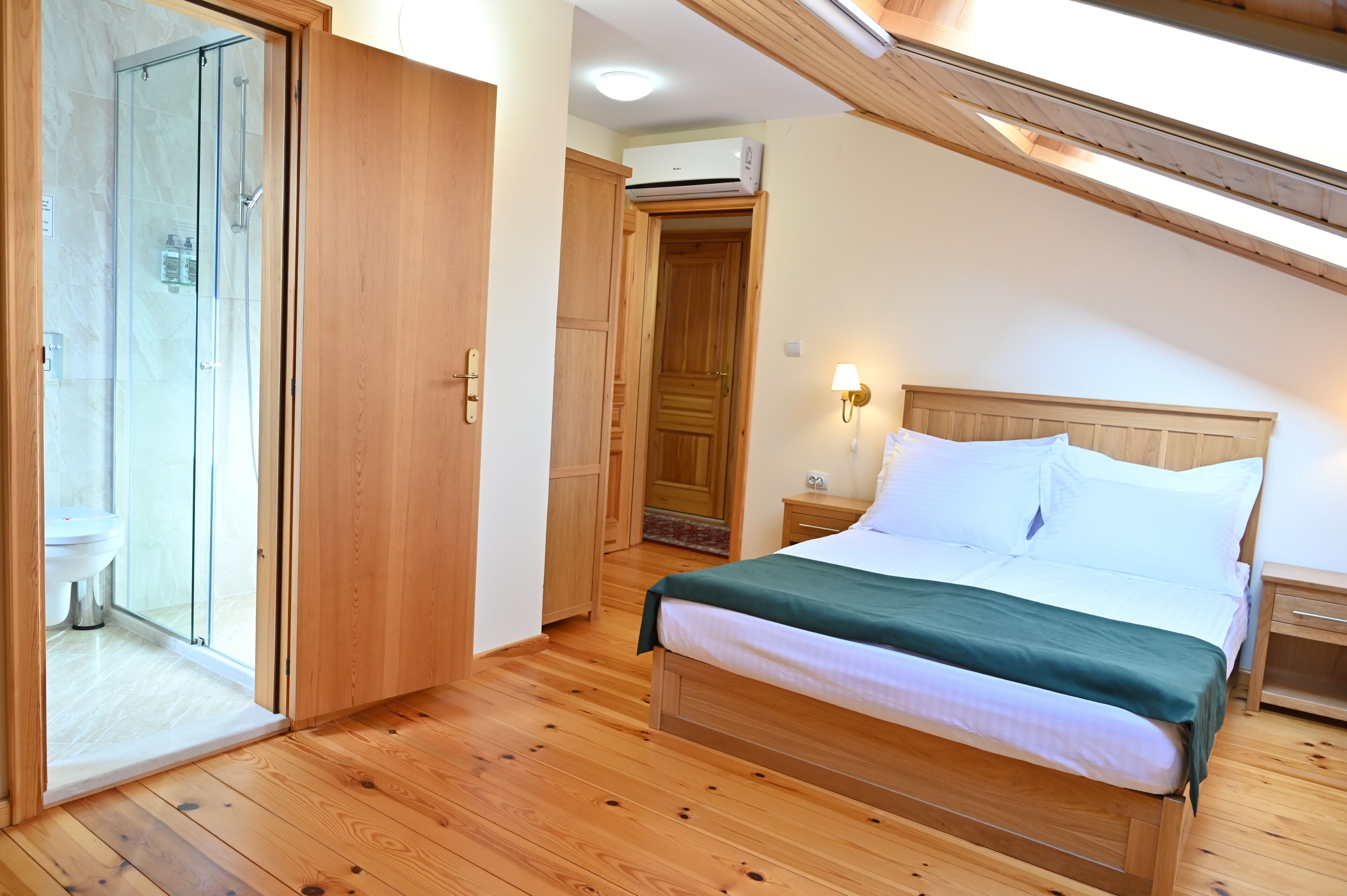 Family Double Room | Free WiFi