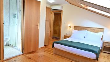 Family Double Room | Free WiFi