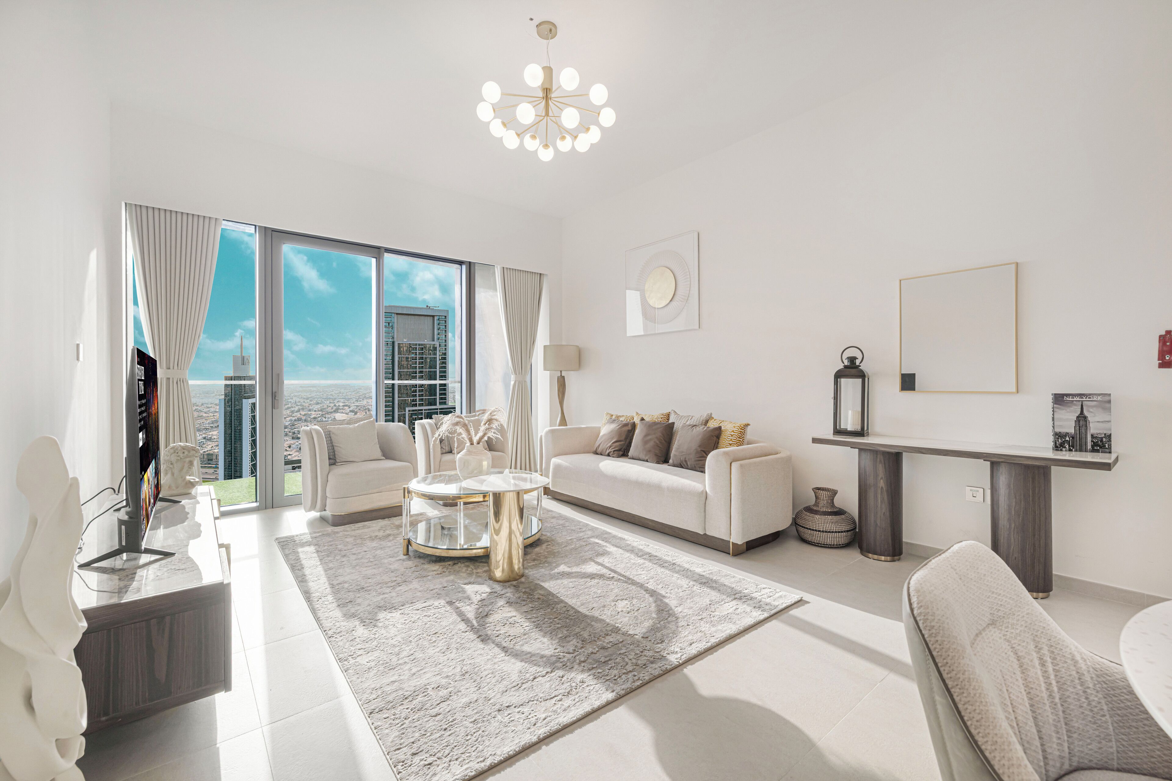 Appartamento Luxury, 2 camere da letto, piscina privata, vista mare | Soggiorno | Smart TV 65 pollici con canali via cavo, Netflix, Hulu