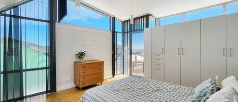 4 slaapkamers, een strijkplank/strijkijzer, wifi, beddengoed