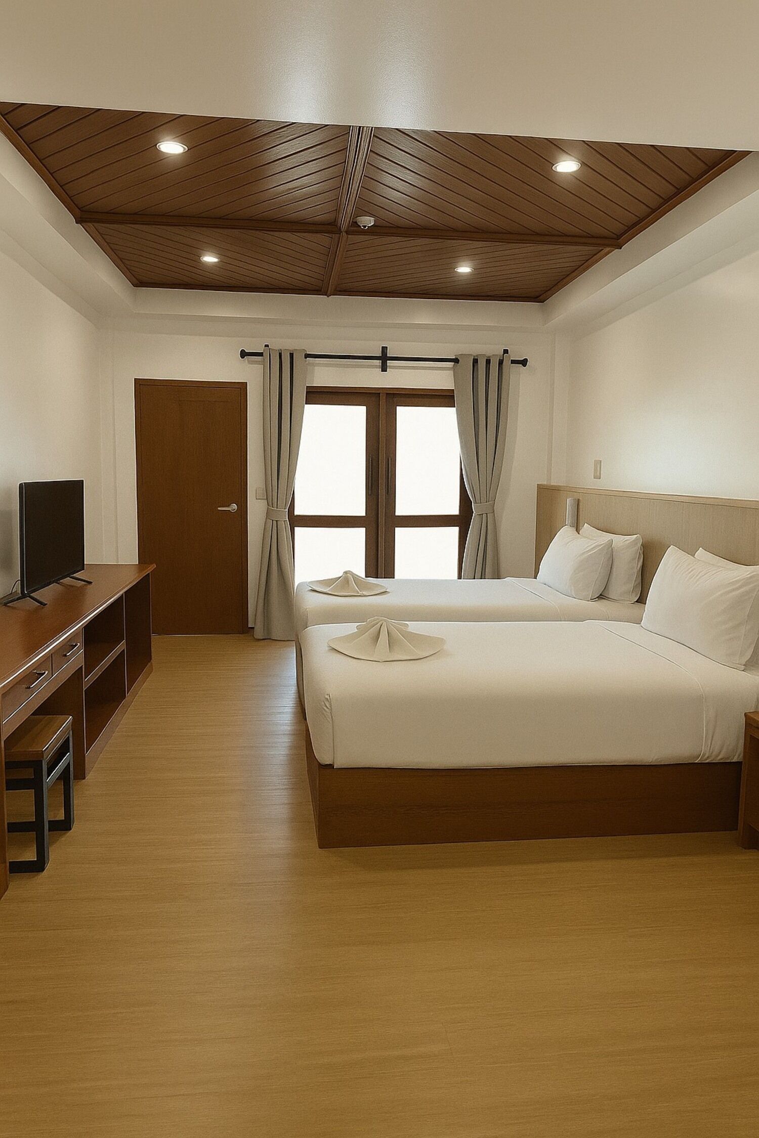 笔记本电脑工作区、遮光窗帘、熨斗/熨板、免费 WiFi