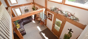 Southern Pines Spacious 5-bedroom farmhouse in amazing Washington, PA with AC.