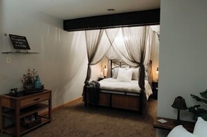5 bedrooms, iron/ironing board, travel crib, WiFi