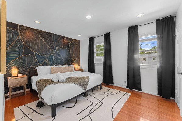 3 bedrooms, iron/ironing board, WiFi, bed sheets