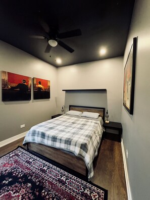 4 室のベッドルーム、WiFi、ベッドシーツ