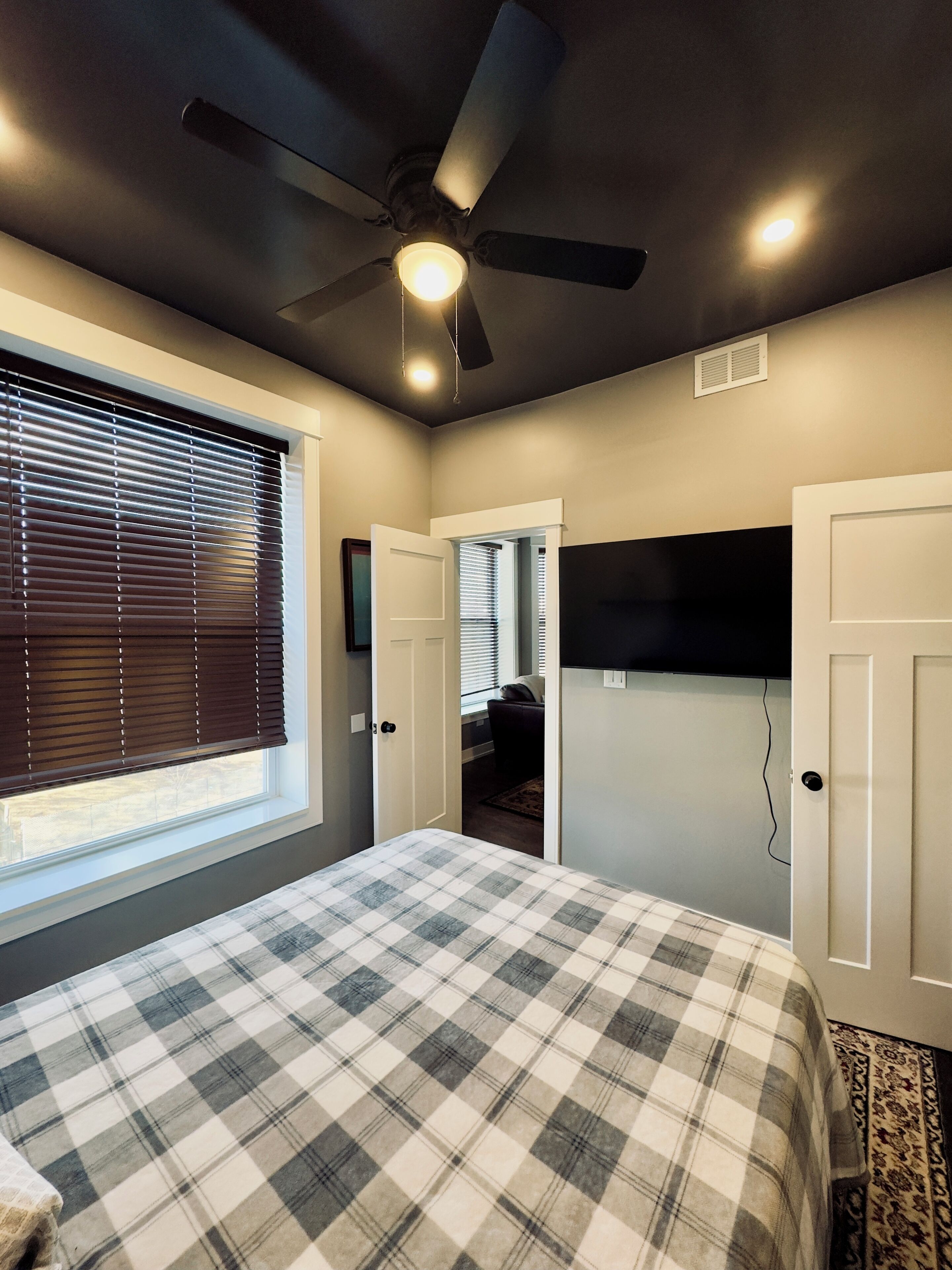 4 bedrooms, WiFi, bed sheets