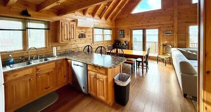 Waterfront Cabin with Private Beach in Bar Harbor. Minutes from Acadia National Park & Downtown Bar Harbor. Newly furnished 3-bedroom, two baths with game room, outdoor grill and fire-pit.