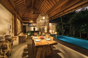 Outdoor dining - Villa Delang by BaliSuperHost (Bali)