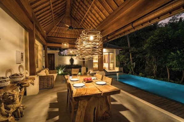 Outdoor dining - Villa Delang by BaliSuperHost (Bali)