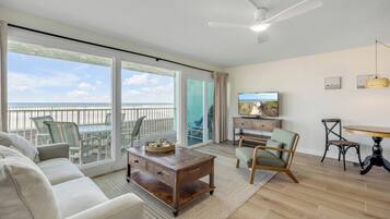 Smart-TV, DVD-Player, Bücher, Videothek