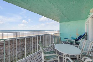 Property grounds - Spacious 2-bedroom 2-bath condo 1-with exquisite views of New Smyrna Beach (New Smyrna Beach)