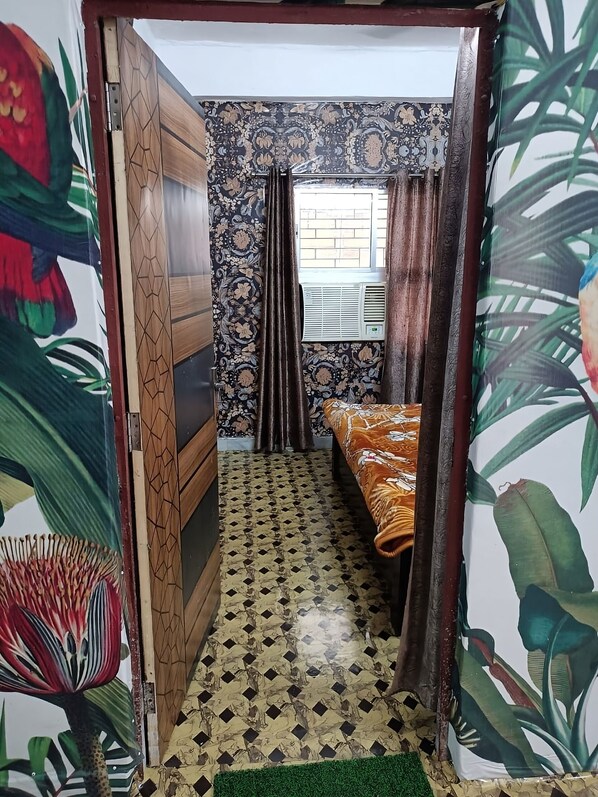 1 bedroom, iron/ironing board, free WiFi