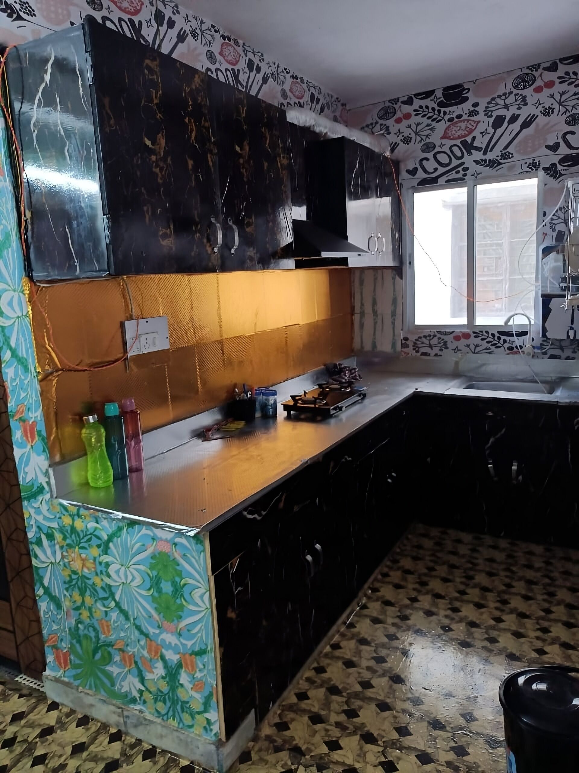 Fridge, oven, stovetop, cookware/dishes/utensils