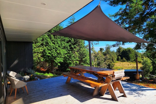 Eco friendly, self sufficient house powered by the sun.