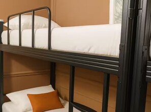 1 bedroom, internet, bed sheets