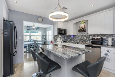 Relax Home with Pool and near Beaches in Largo, FL