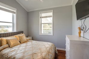 2 bedrooms, iron/ironing board, WiFi, bed sheets - Bring Your Boat! Lake Murray Home w/ Dock & Ramp (Prosperity)