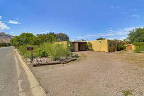 Exterior - Perfect For Groups! Socorro Home Near NM Tech (Socorro)