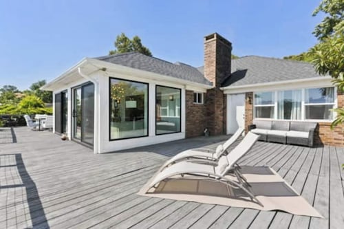 Beautiful waterfront house located in Hampstead, NC