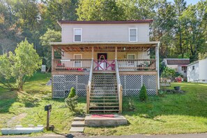 Exterior - 3 Mi to Blackwater Falls: Mtn Retreat w/ Hot Tub (Thomas)